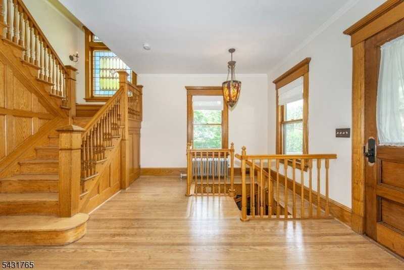 294 Claremont Ave - Photo 7 of 43