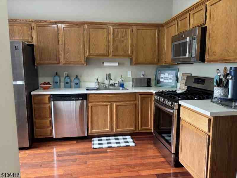 15 Washington Ct - Photo 2 of 23