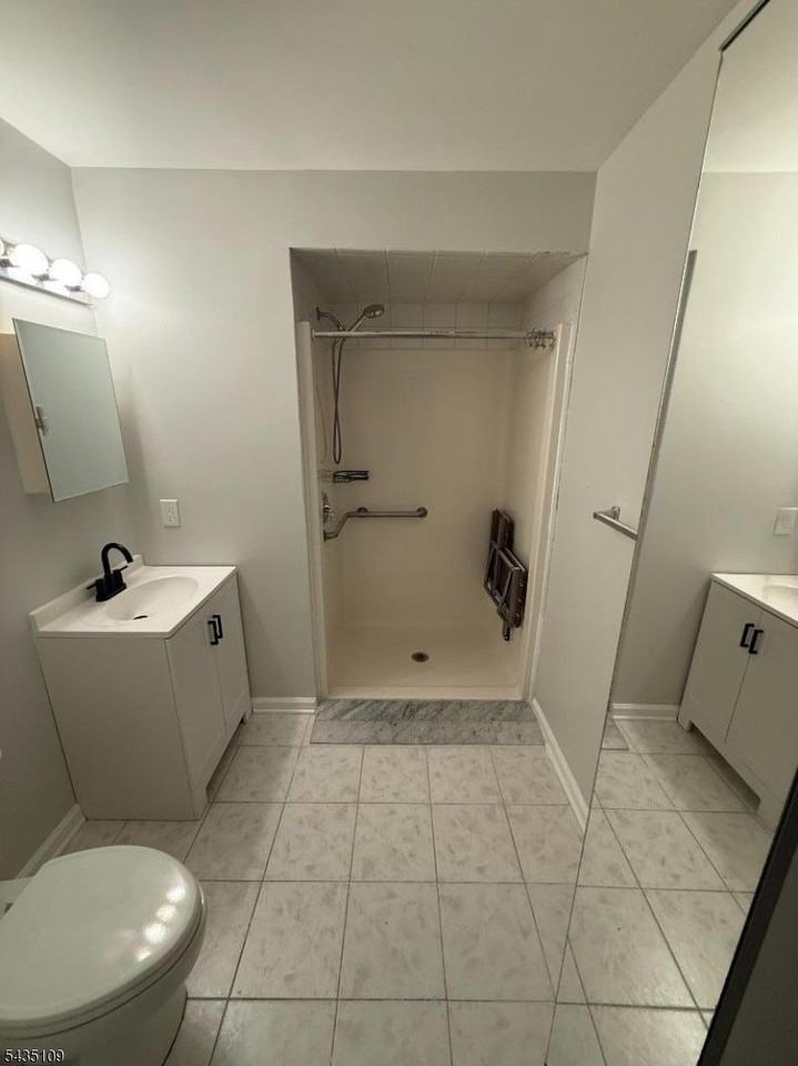 901 Stuyvesant Ave Apt 110 #110 - Photo 3 of 9