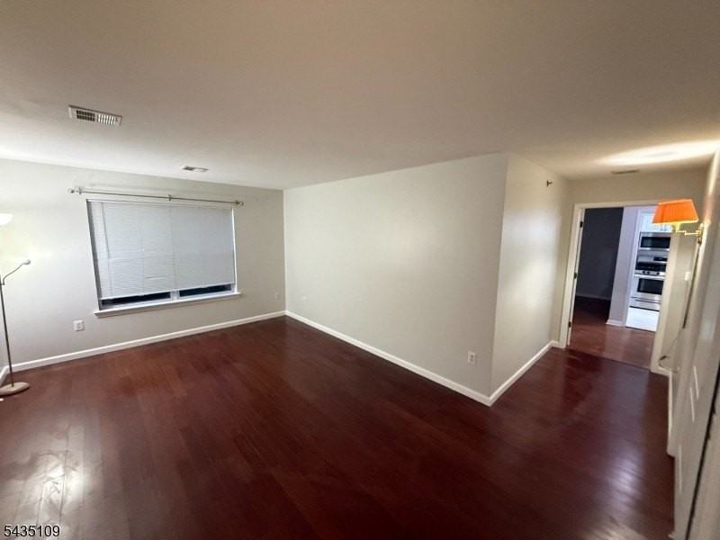 901 Stuyvesant Ave Apt 110 #110 - Photo 5 of 9