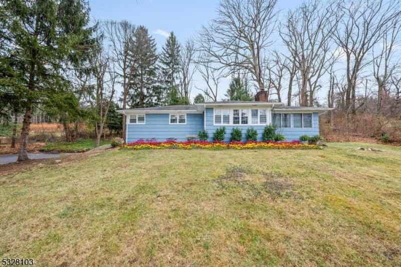 427 Meyersville Rd - Photo 2 of 17