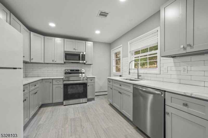 427 Meyersville Rd - Photo 7 of 17