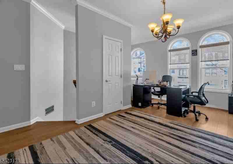 451 Hartford Dr - Photo 4 of 28