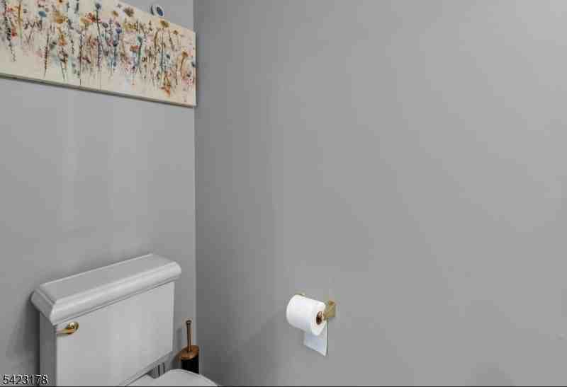 451 Hartford Dr - Photo 7 of 28