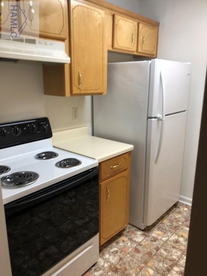 134 Rolland St Apt 12 - Photo 2 of 7