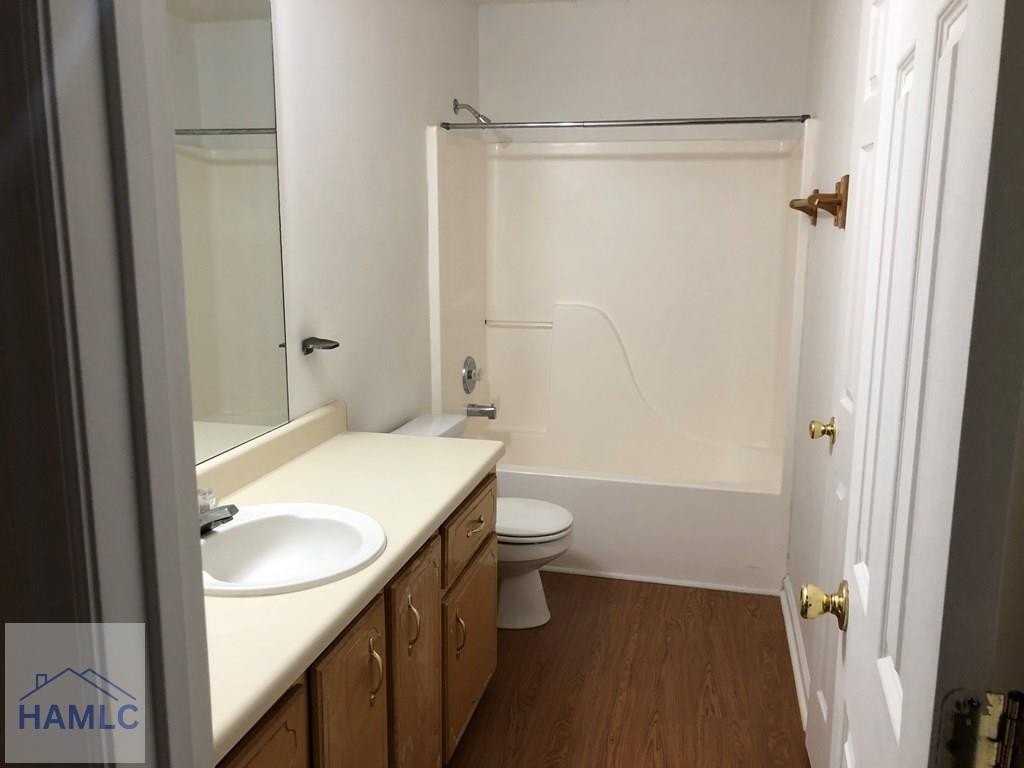 134 Rolland St Apt 12 - Photo 6 of 7