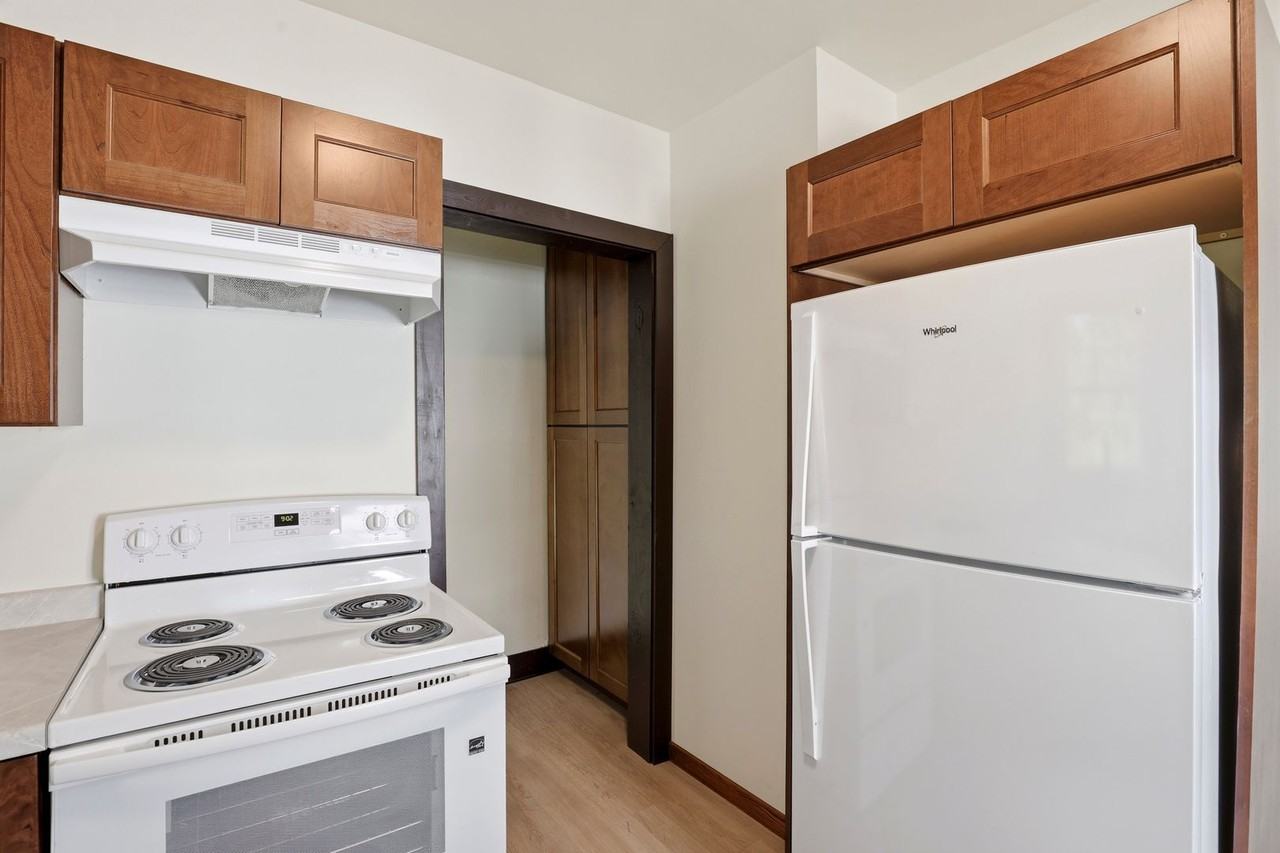 177 14th St - Photo 3 of 25