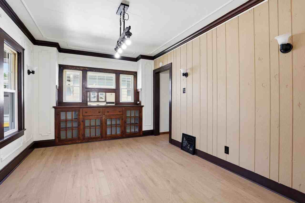 177 14th St - Photo 5 of 25
