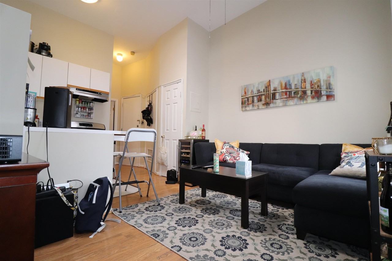 308 8th St #2 - Photo 4 of 8