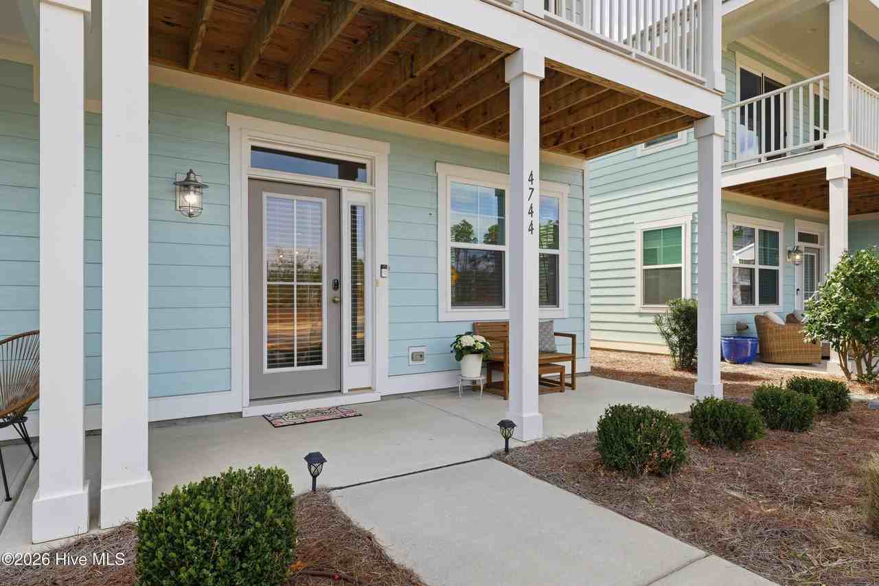 4744 Siddons Dr - Photo 2 of 50