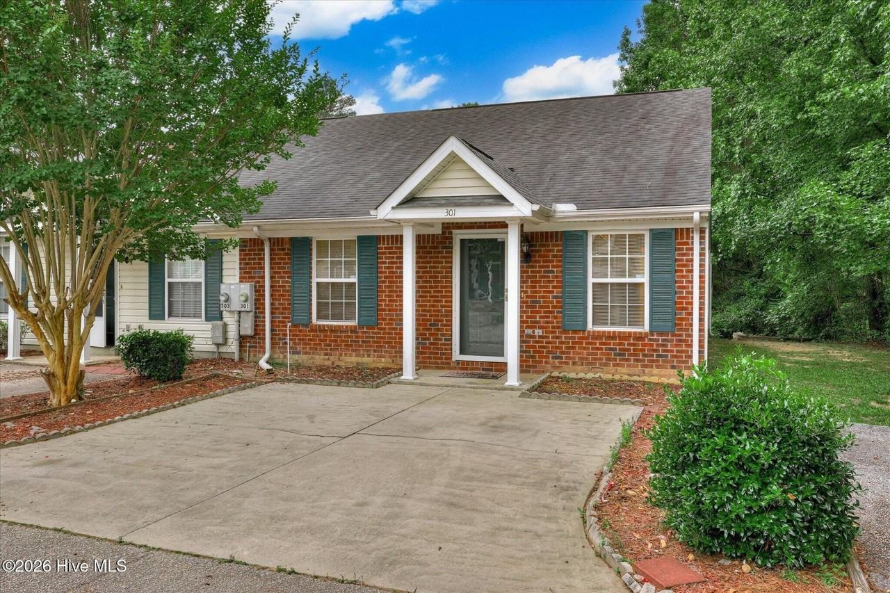 301 Beech Ln - Photo 2 of 41