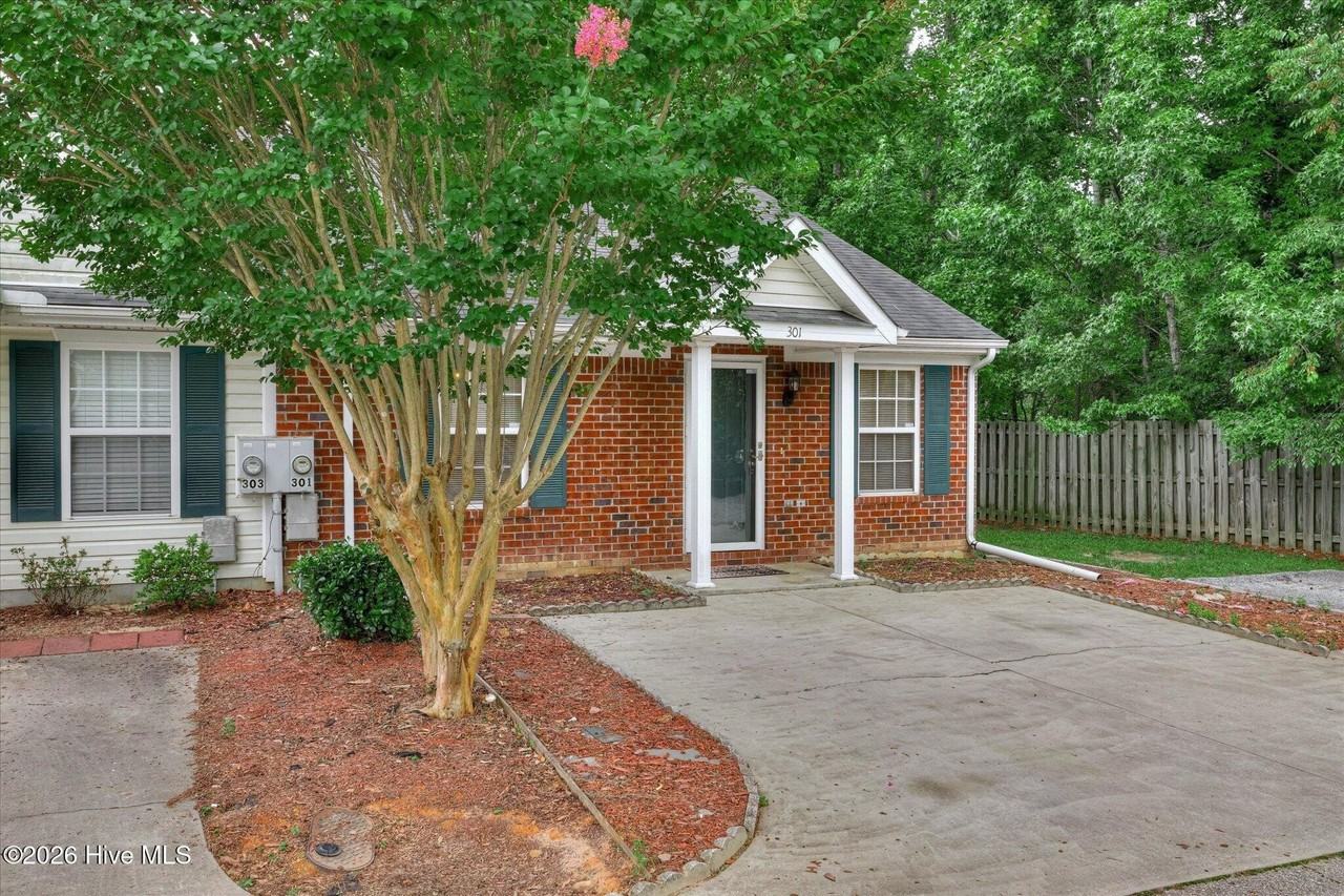 301 Beech Ln - Photo 3 of 41