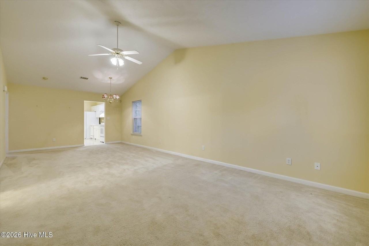 301 Beech Ln - Photo 6 of 41