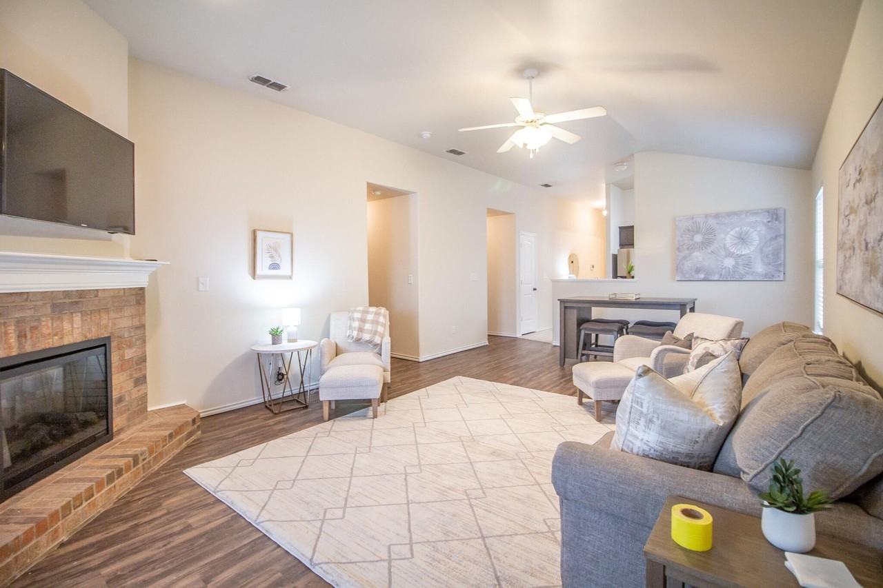 9106 Quincy Ave - Photo 3 of 24