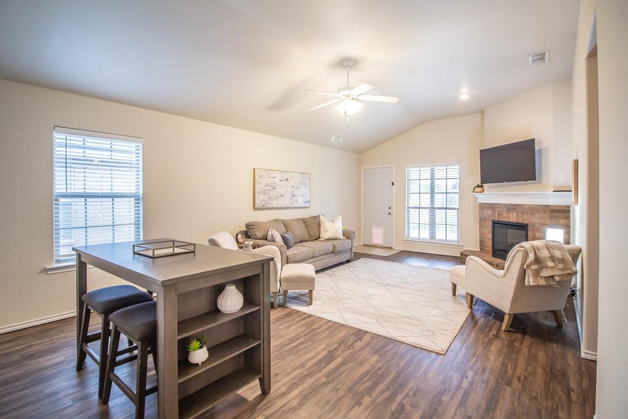 9106 Quincy Ave - Photo 4 of 24