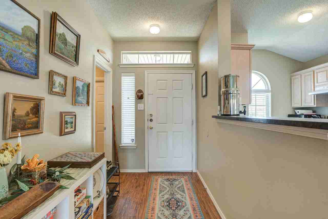 505 N Iola Ave - Photo 4 of 30