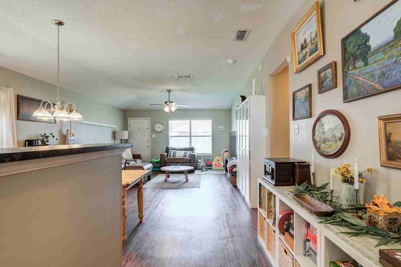 505 N Iola Ave - Photo 6 of 30