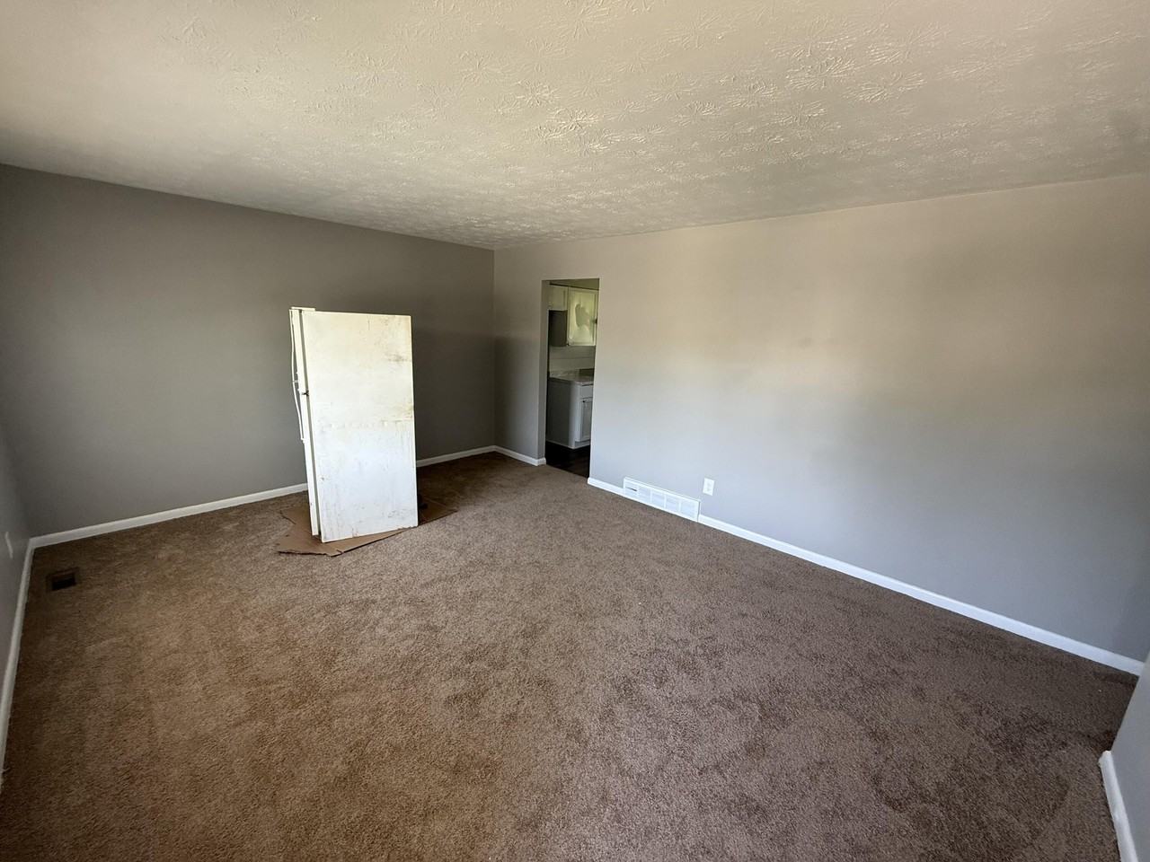 1333 Ox Hill Dr - Photo 2 of 11