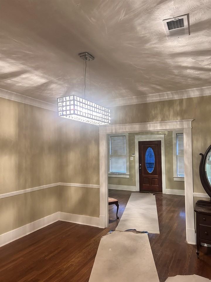 1804 Foster Ave - Photo 4 of 18