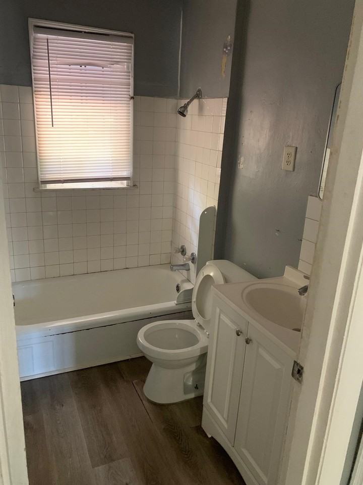 1191 N Graham St - Photo 7 of 7