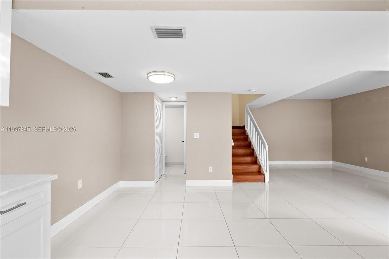 6211 Sw 138th Ct #B - Photo 5 of 27