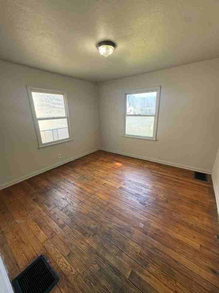 4508 Plaza Dr - Photo 4 of 8