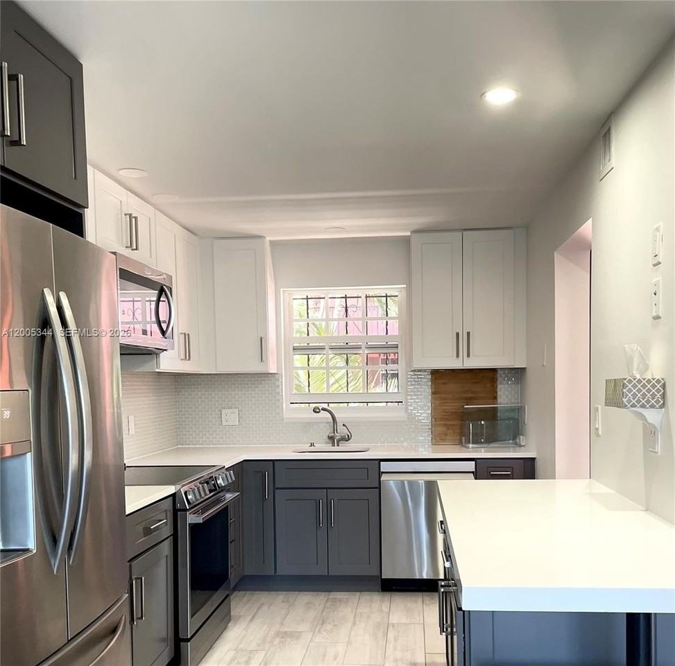 660 Tennis Club Dr #201