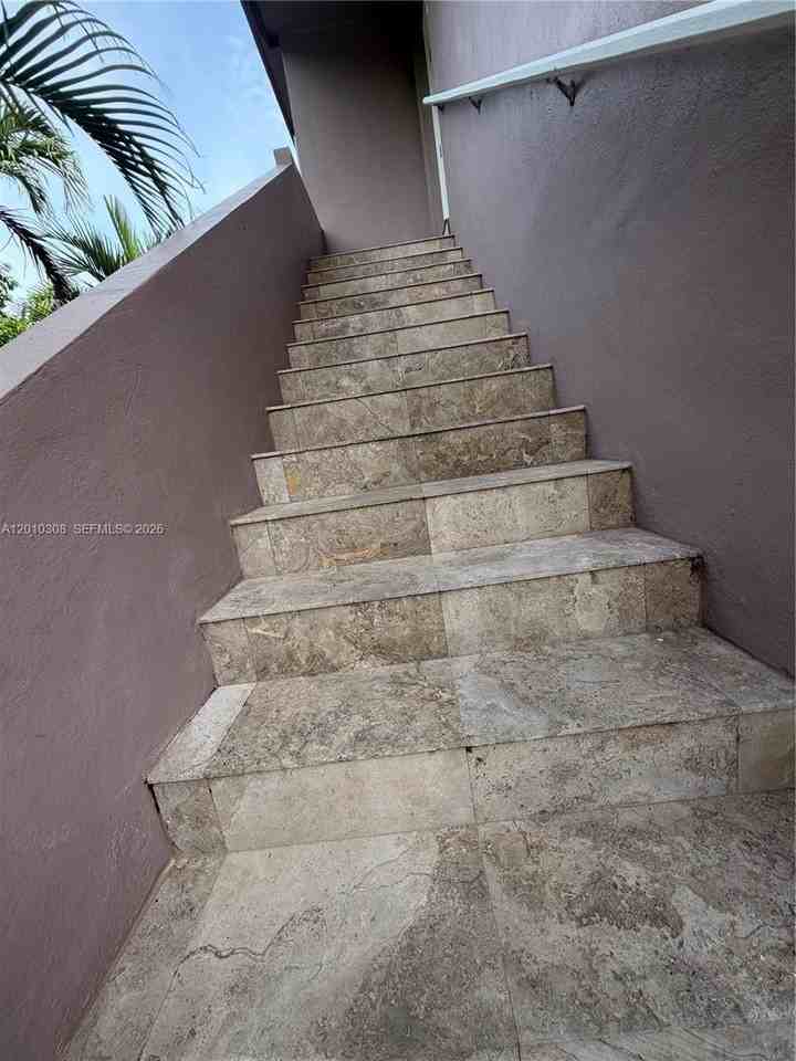 6201 Sw 21st St #6203 - Photo 2 of 4