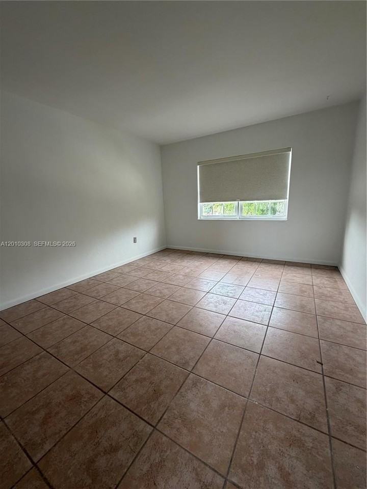 6201 Sw 21st St #6203 - Photo 3 of 4