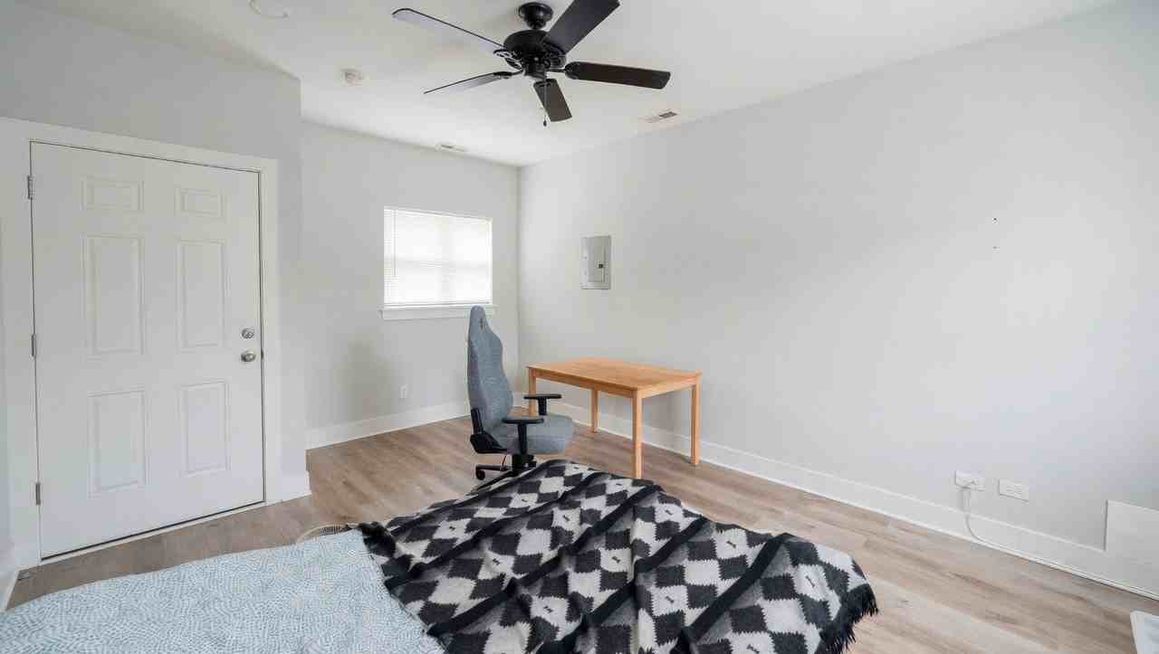 4006 N Bell Ave #1 - Photo 4 of 6
