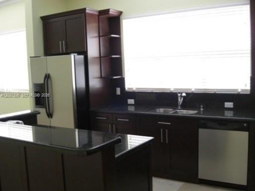 1236 Ne 14th Ave - Photo 4 of 7