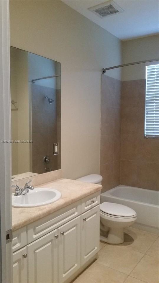 1236 Ne 14th Ave - Photo 7 of 7