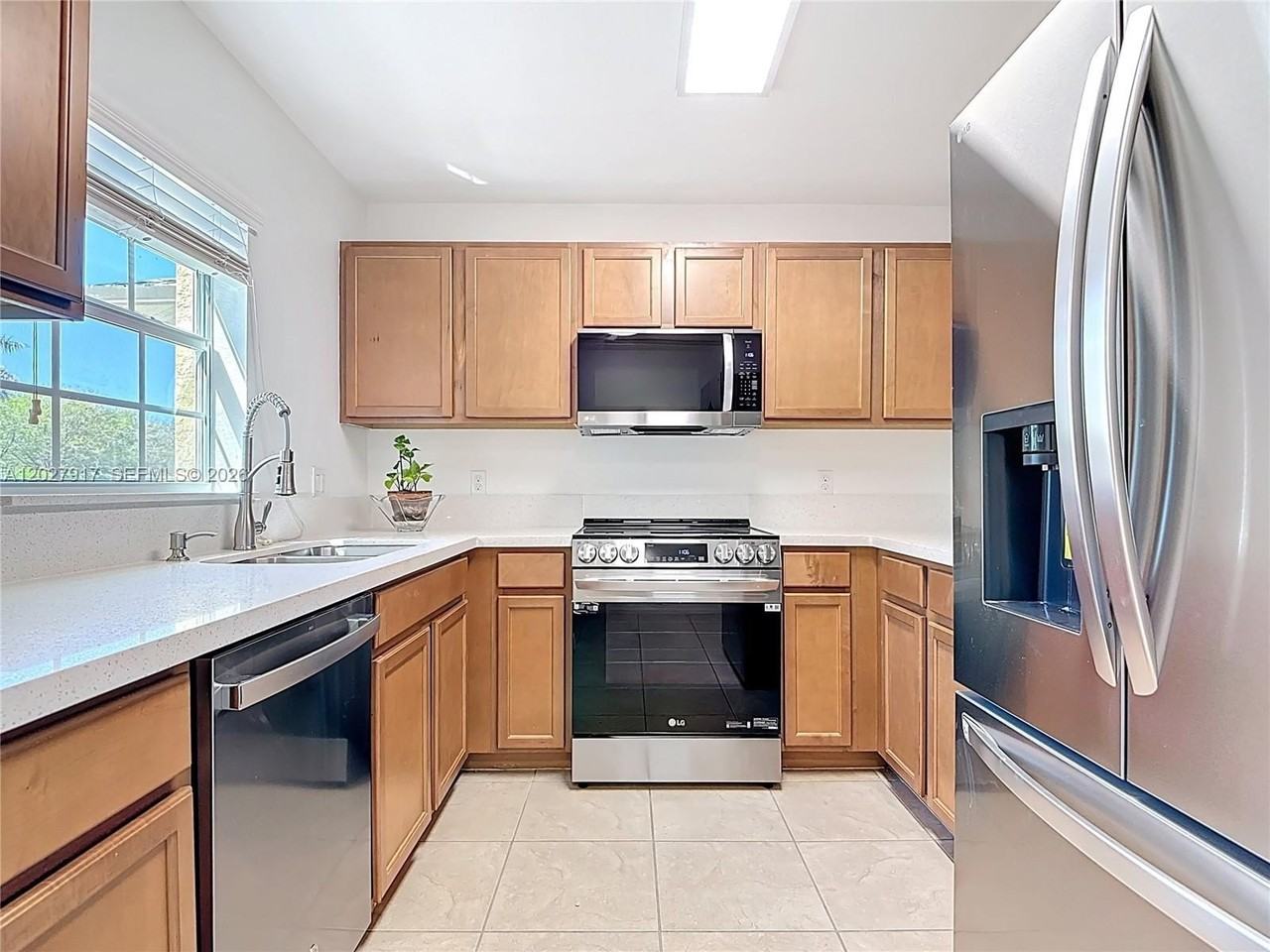 9101 Gervais Cir #1705 - Photo 3 of 31