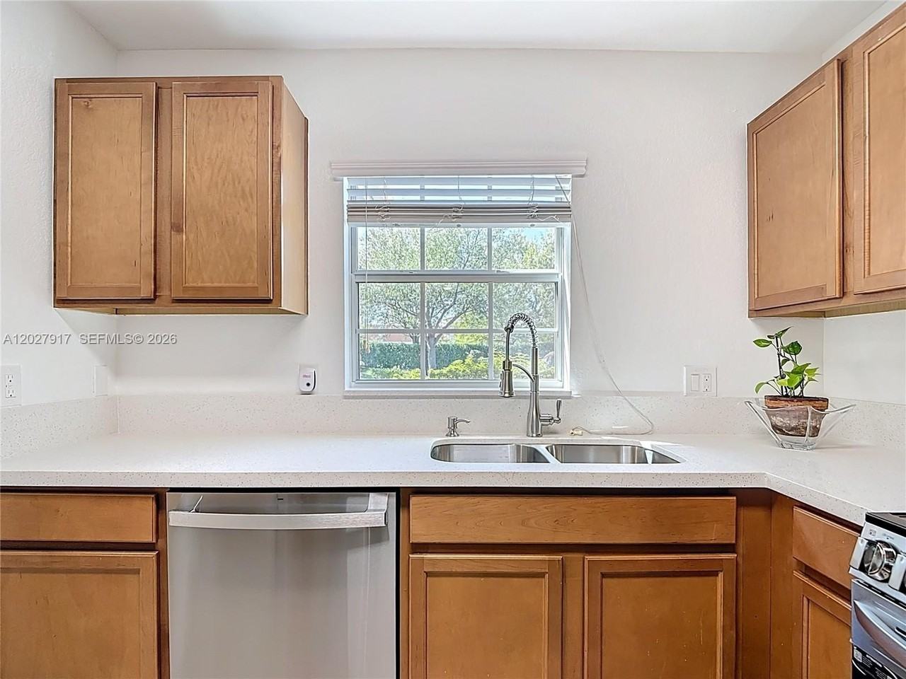 9101 Gervais Cir #1705 - Photo 5 of 31