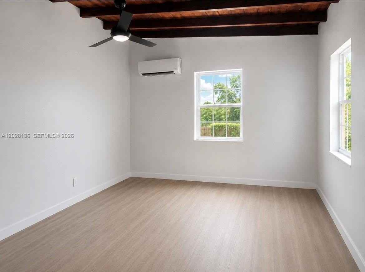 810 Ne 3rd Ave - Photo 3 of 11