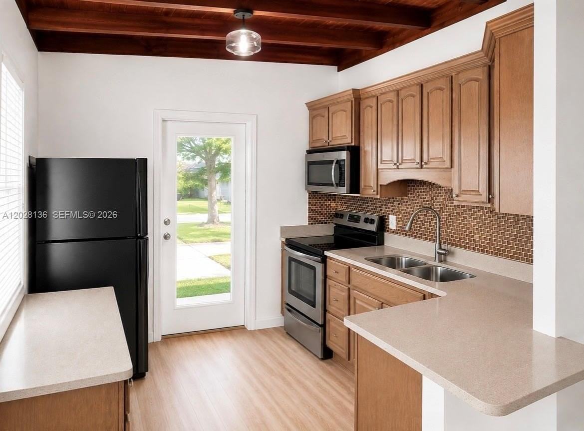 810 Ne 3rd Ave - Photo 4 of 11