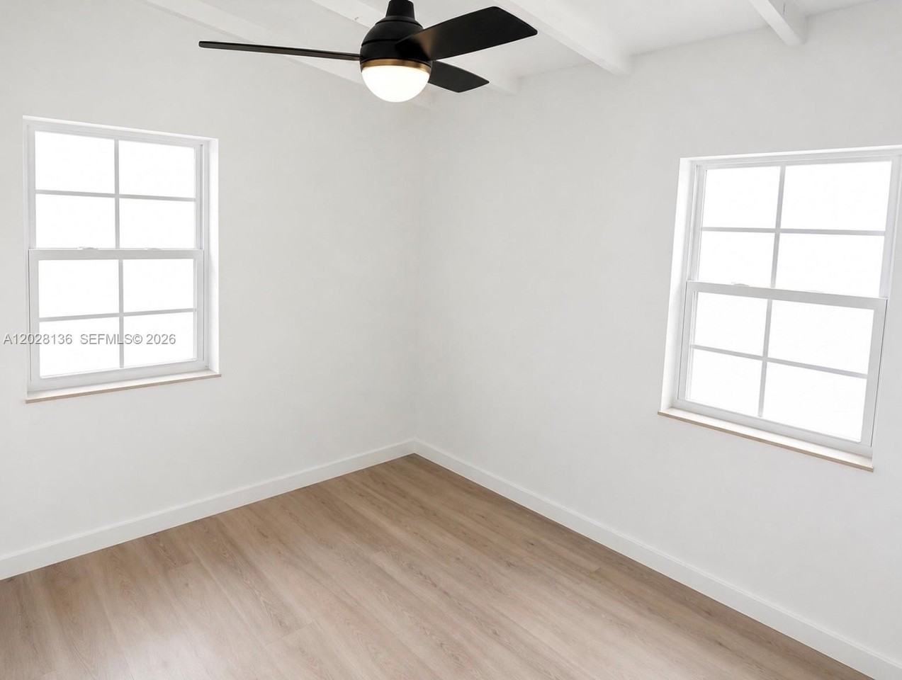 810 Ne 3rd Ave - Photo 5 of 11