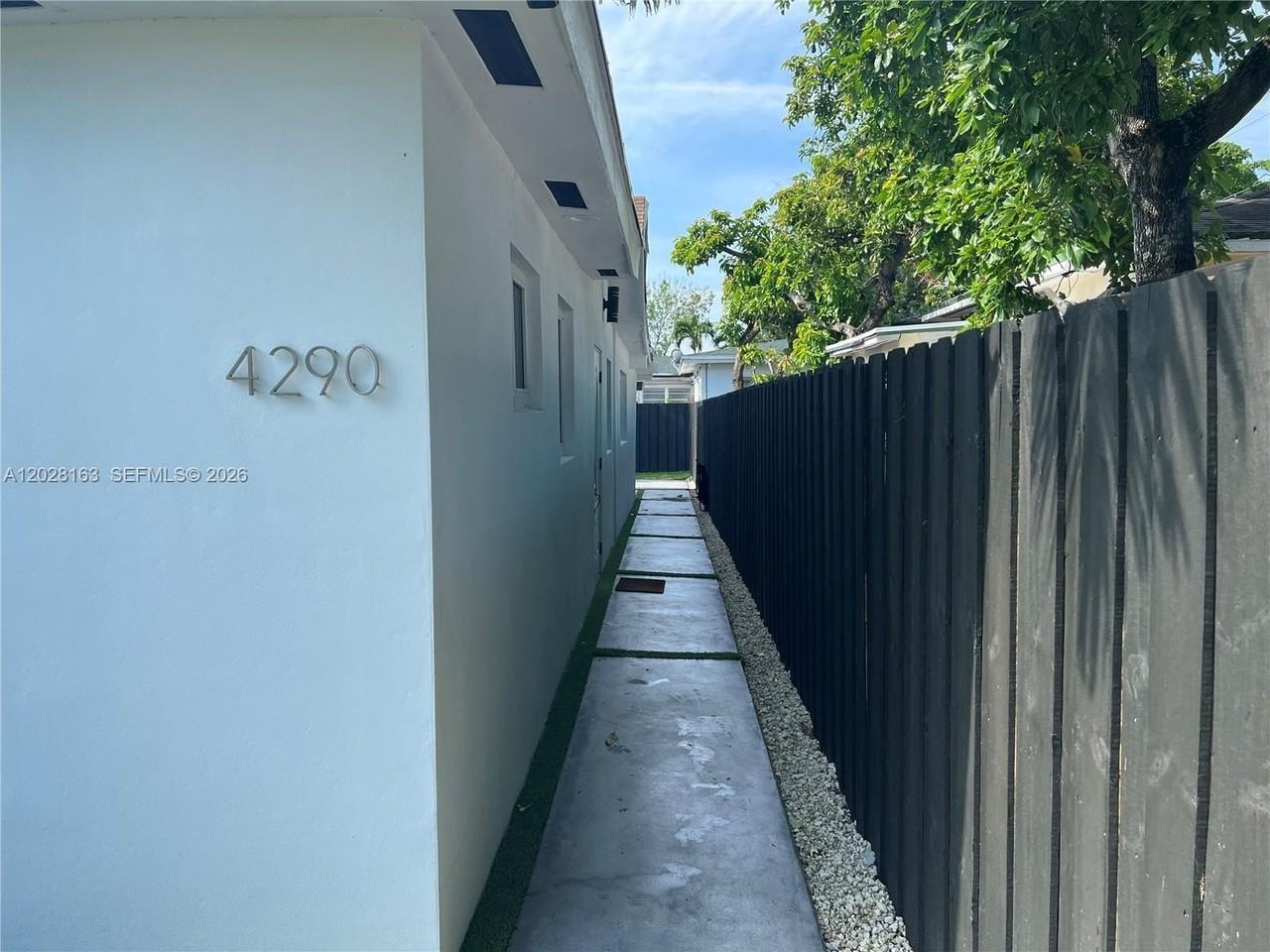 4290 Sw 9th St #B - Photo 3 of 18