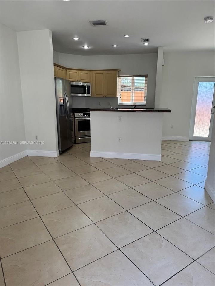 6004 Sw 8th St #2 - Photo 4 of 26