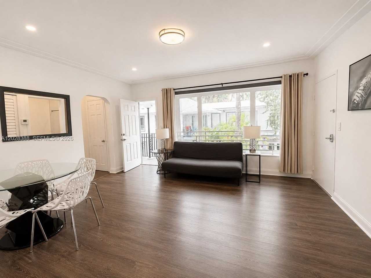 1536 Jefferson Ave #4 - Photo 4 of 12