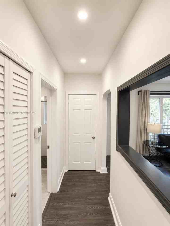 1536 Jefferson Ave #4 - Photo 5 of 12