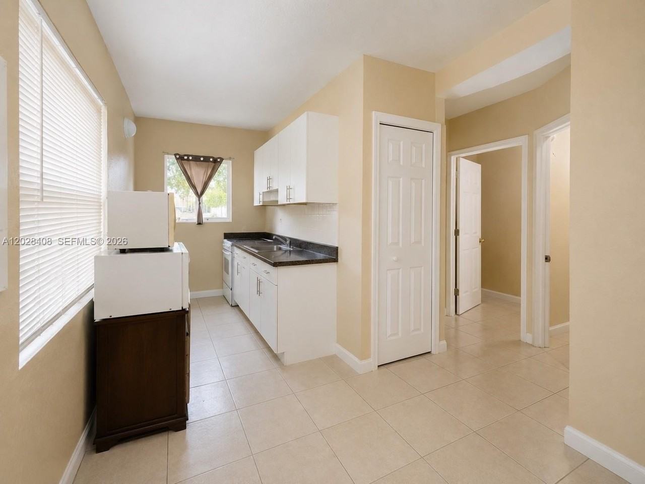 520 Sw 6th Ave #2 - Photo 5 of 9