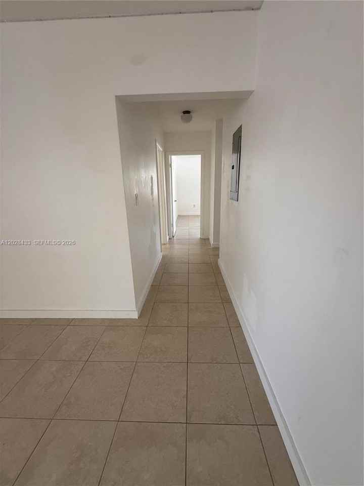 705 Ne 92nd St #3 - Photo 5 of 11