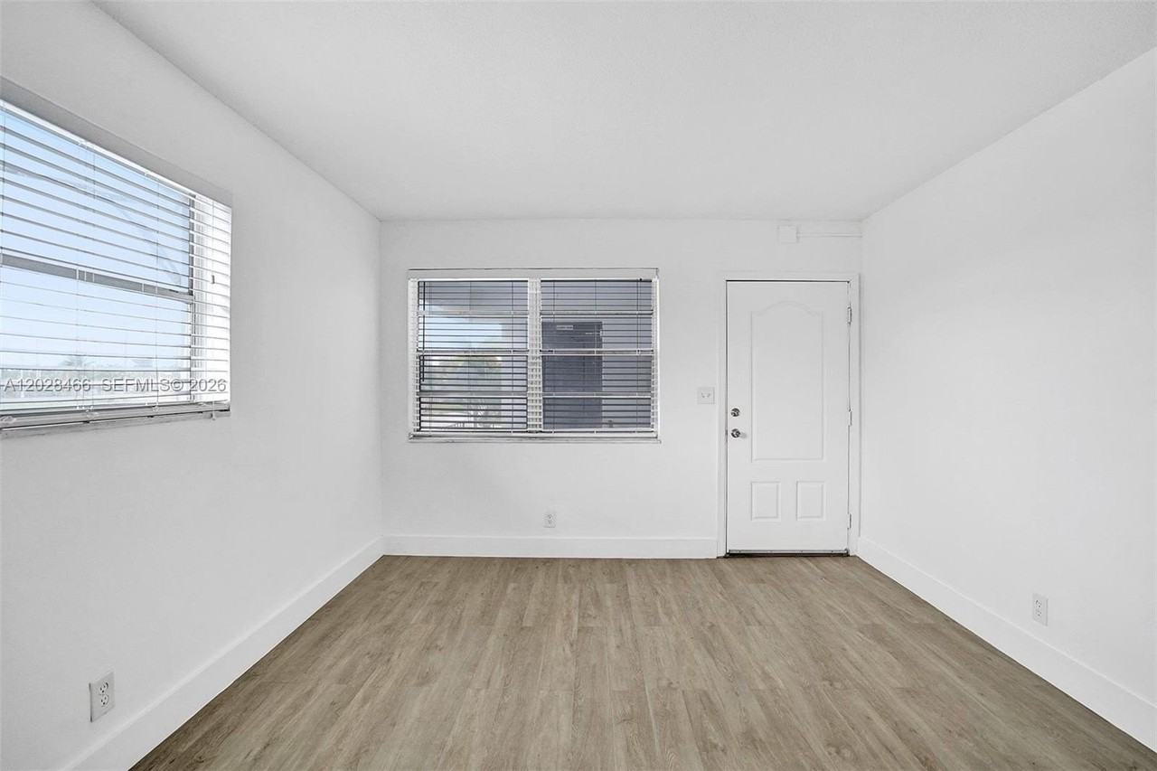 114 Se 8th St #105 - Photo 7 of 25
