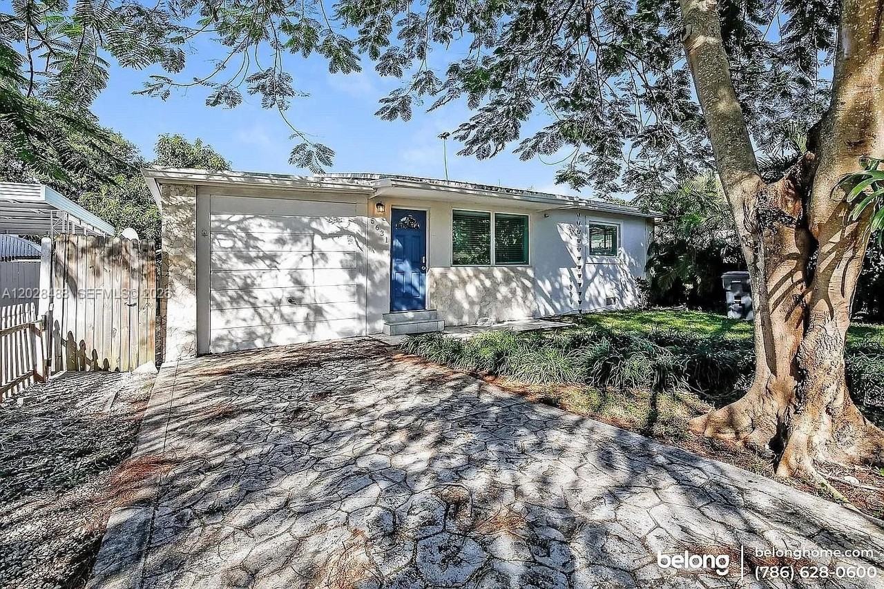 5631 Polk St - Photo 2 of 14