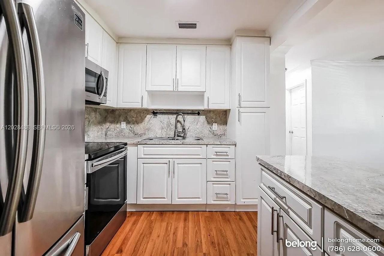 5631 Polk St - Photo 3 of 14