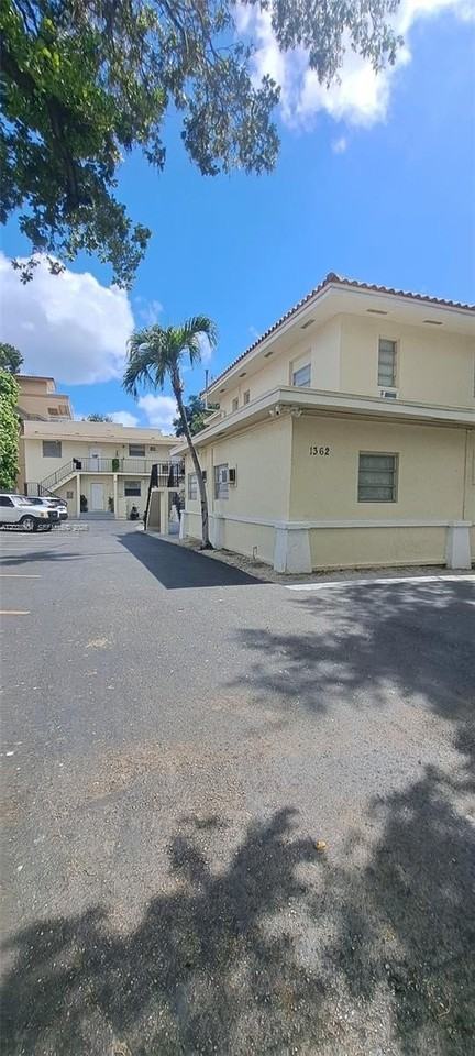 1362 Sw 2nd St #7