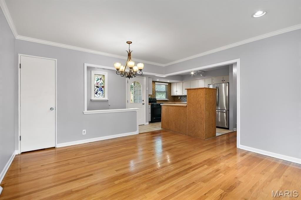 721 Montego Dr - Photo 3 of 20