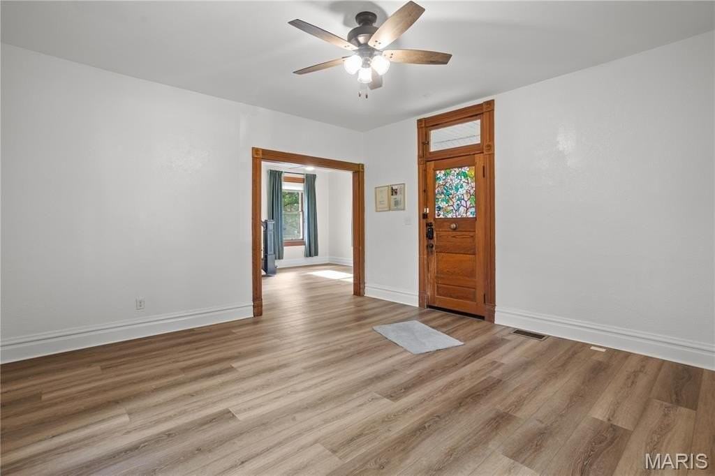 419 S Van Buren Ave - Photo 5 of 21