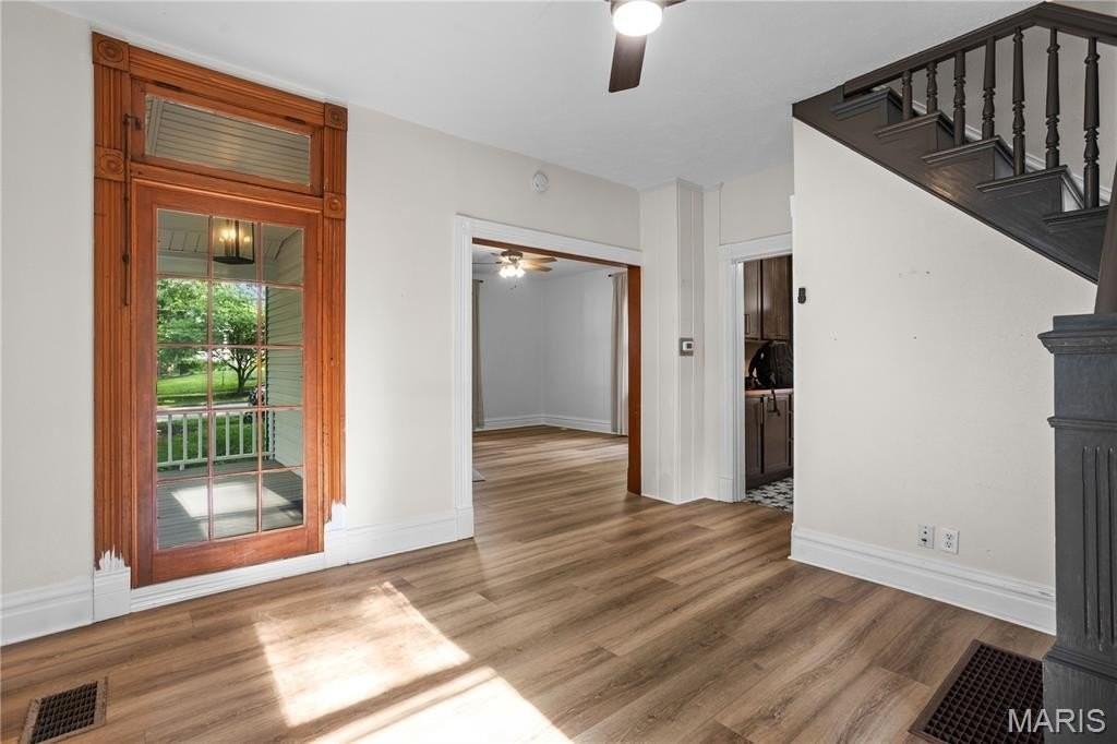 419 S Van Buren Ave - Photo 7 of 21
